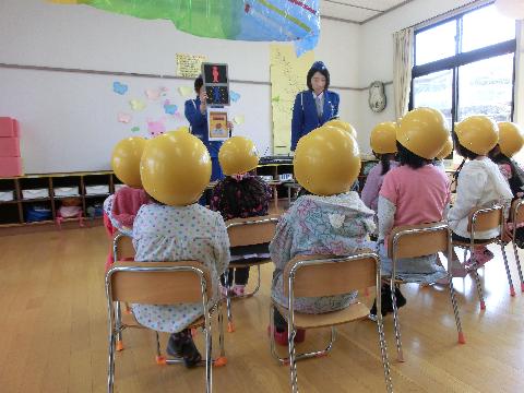 道は人のもの、車は脇でいいよ